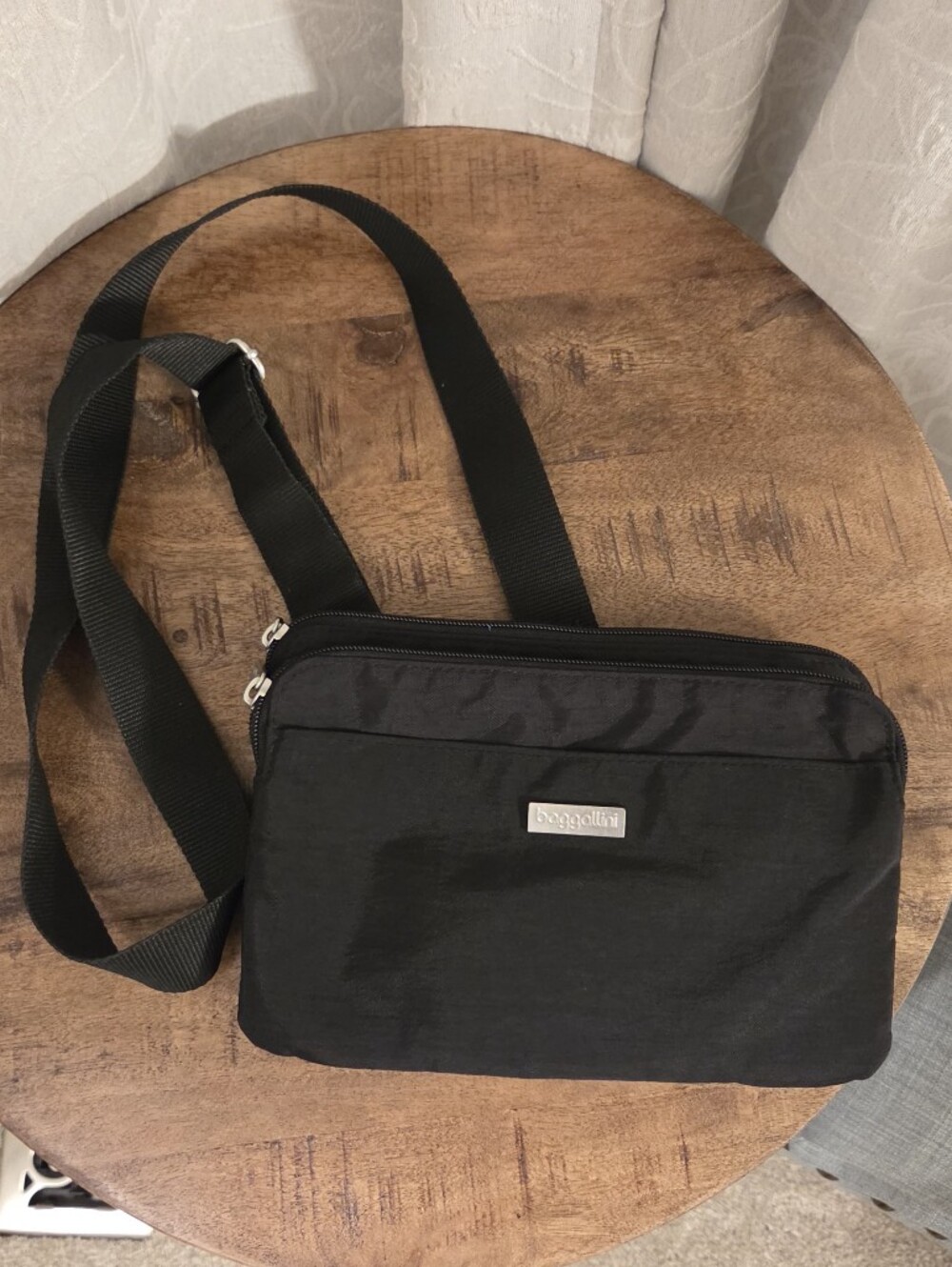 Baggallini Black Nylon Crossbody Travel Bag Organizer